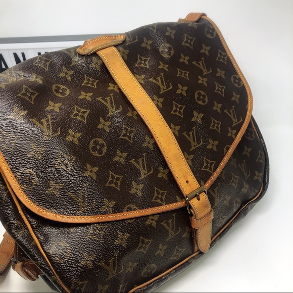 SoldLouis Vuitton saumur 35 monogram crossbody bag - Picture 2 of 8